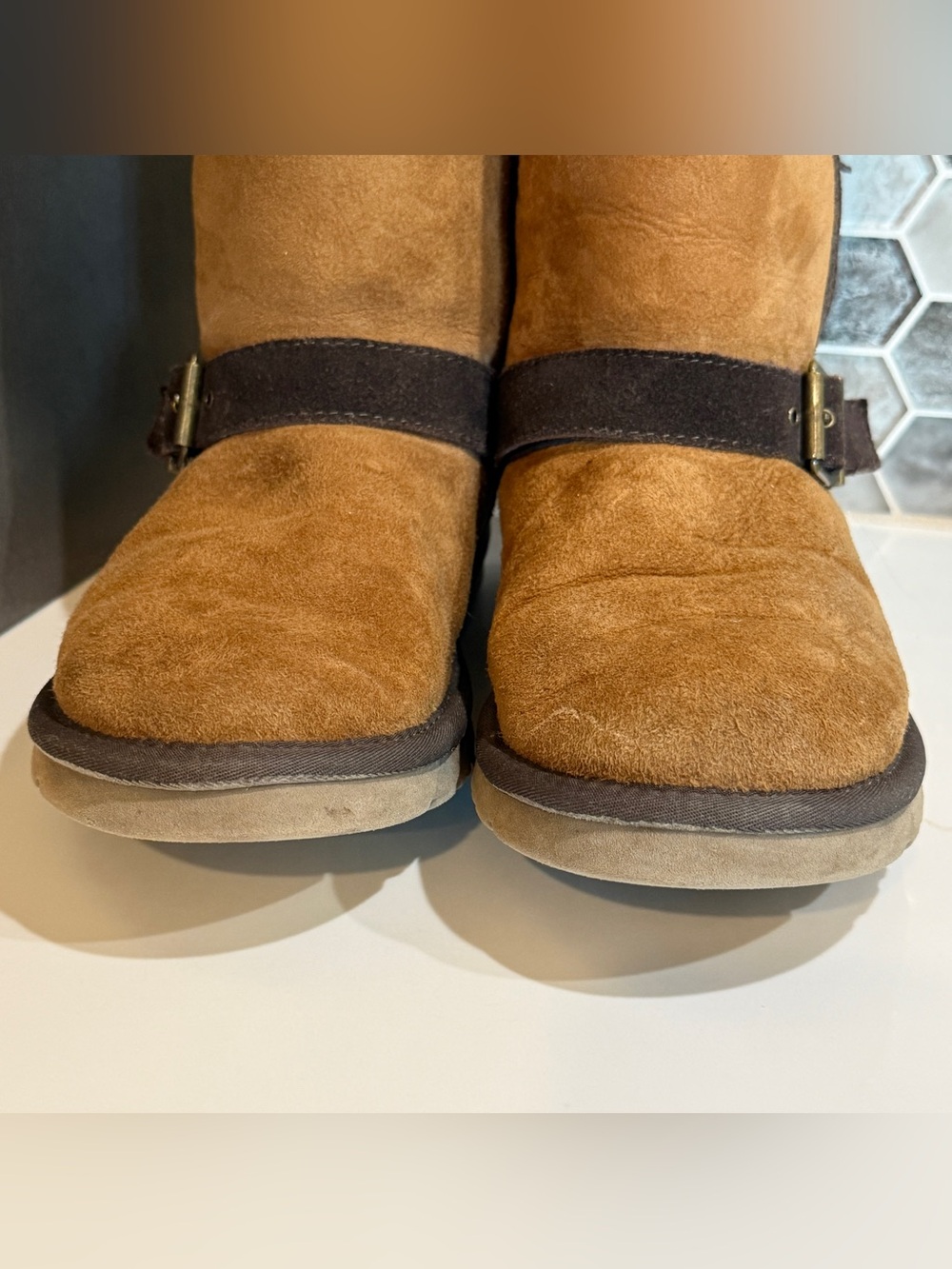 Ugg Blaise Classic Shearling Boots - size 9 - Picture 5 of 11
